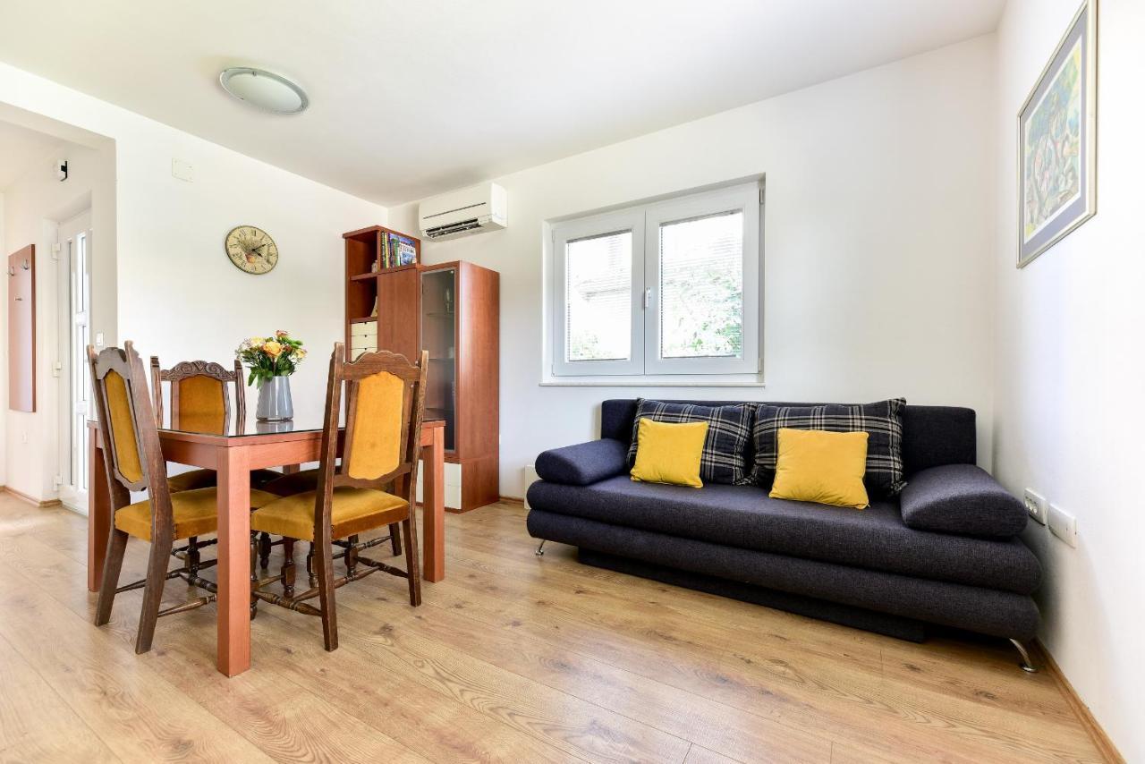 Apartment Inka Nice And Comfy 扎达尔 外观 照片