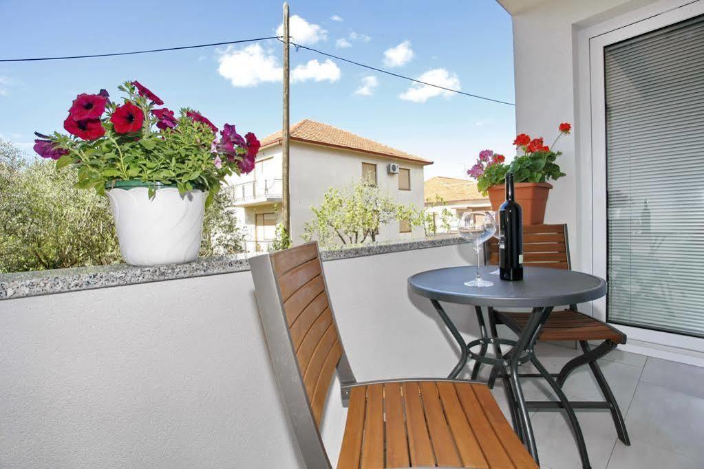 Apartment Inka Nice And Comfy 扎达尔 外观 照片